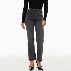 ARITZIA BLACK STRAIGHT ANKLE JEANS. Size 28